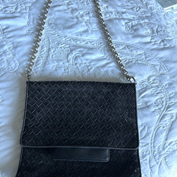 Bottega Veneta Black Woven Shoulder Bag - Picture 9 of 10